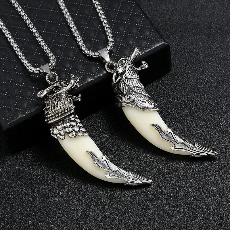 Retro domineering wolf tooth pendant necklace suitable for men's personalized ethnic style punk rock motorcycle jewelry gifts