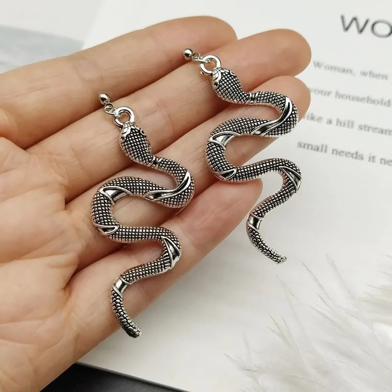 2021 punk Snake Pendant Necklace Golden Silver Color Unquie Men Women Neck Jewelry Statement Pouplar Necklace Wholesale