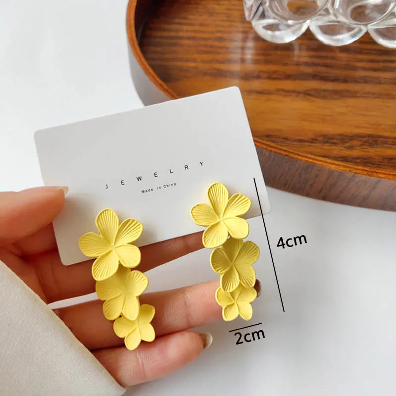New Women Dangle Earrings Yellow Metal Pendants Geometric Imitation Pearl Drop Earrings Korean Fashion Ear Jewelry pendientes