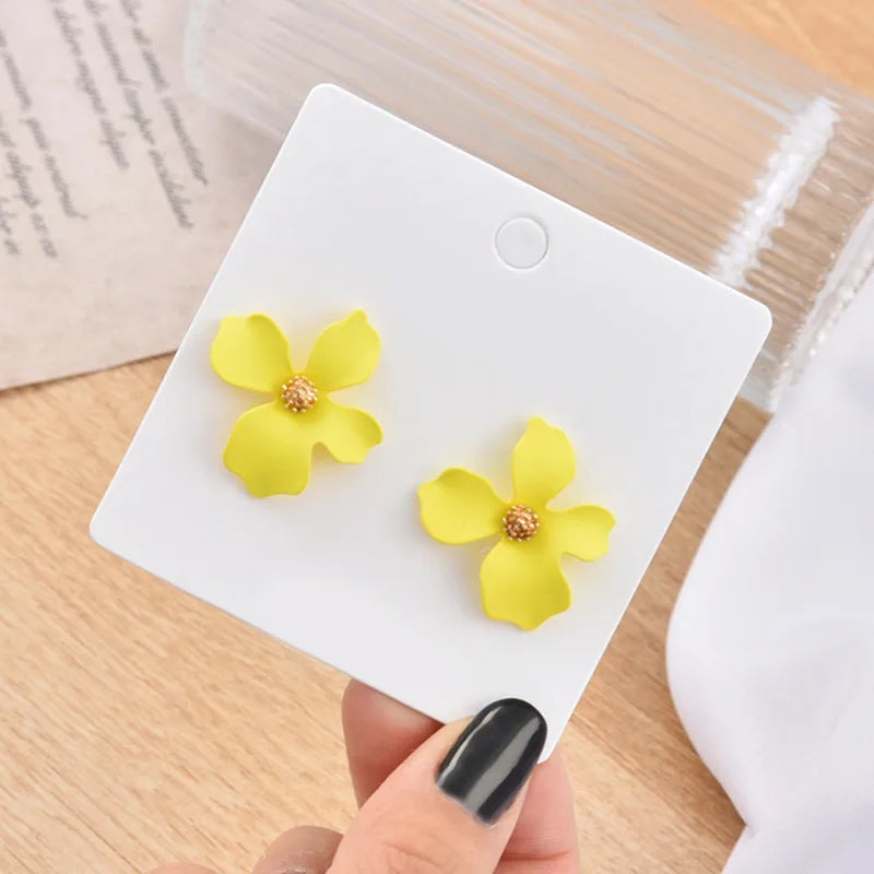 New Women Dangle Earrings Yellow Metal Pendants Geometric Imitation Pearl Drop Earrings Korean Fashion Ear Jewelry pendientes