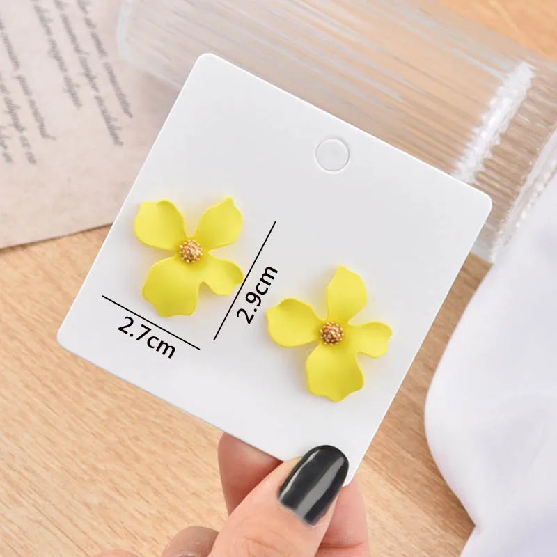 New Women Dangle Earrings Yellow Metal Pendants Geometric Imitation Pearl Drop Earrings Korean Fashion Ear Jewelry pendientes