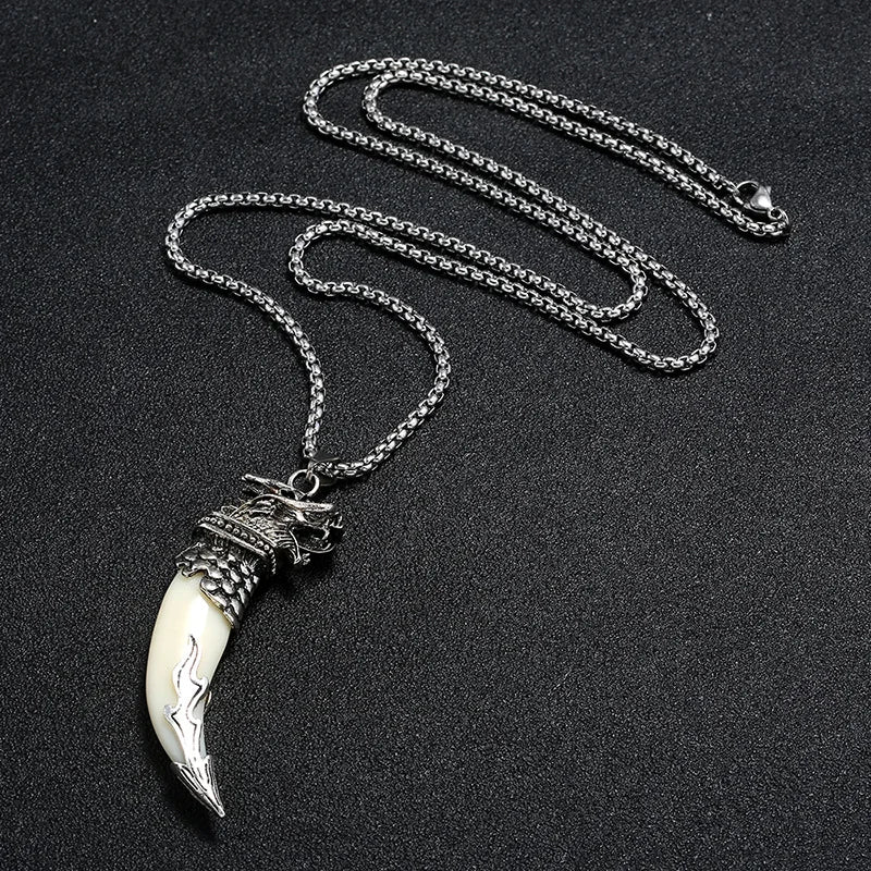 Retro domineering wolf tooth pendant necklace suitable for men's personalized ethnic style punk rock motorcycle jewelry gifts