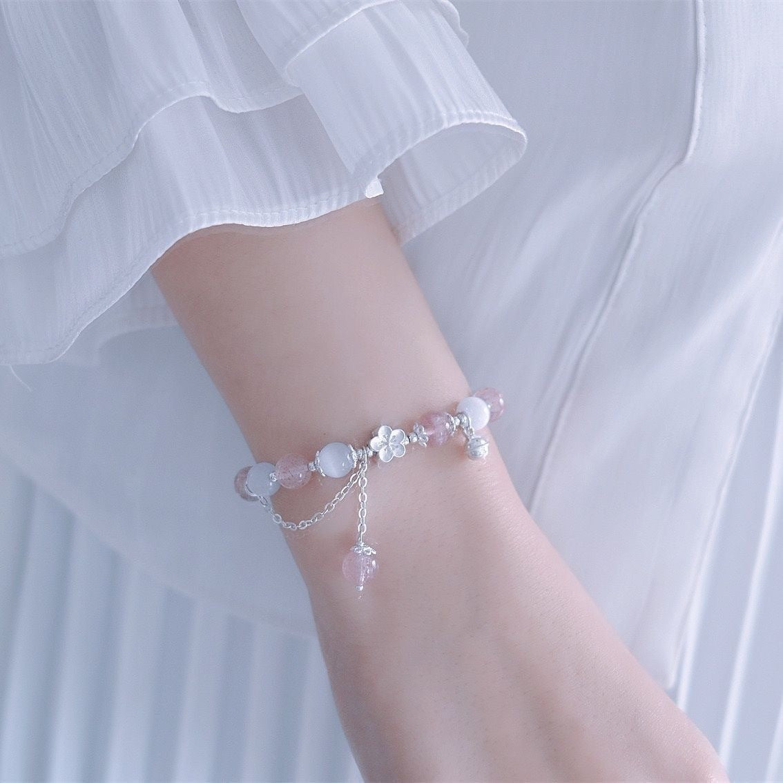 White Moonlight Stone Crystal Bracelet for Women Girls Luxury Imitation Opal Beaded Elastic Charm Bracelet Jewelry Gifts