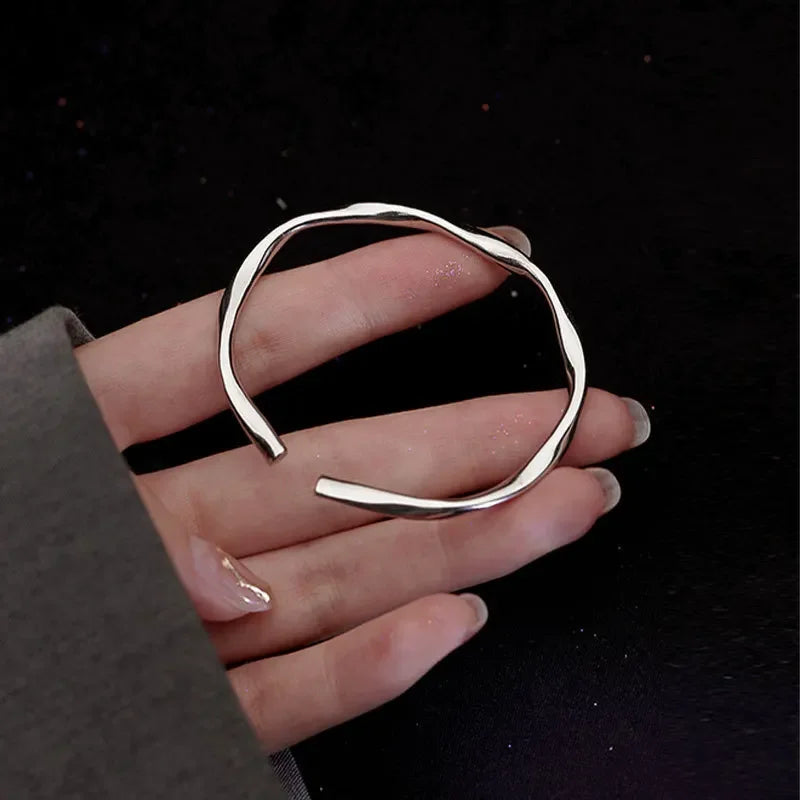 Minimalist Silver Plated Mobius Infinity Loop Cuff Bracelet for Women Trendy Vintage Cuff Bangles Party Jewelry Gift