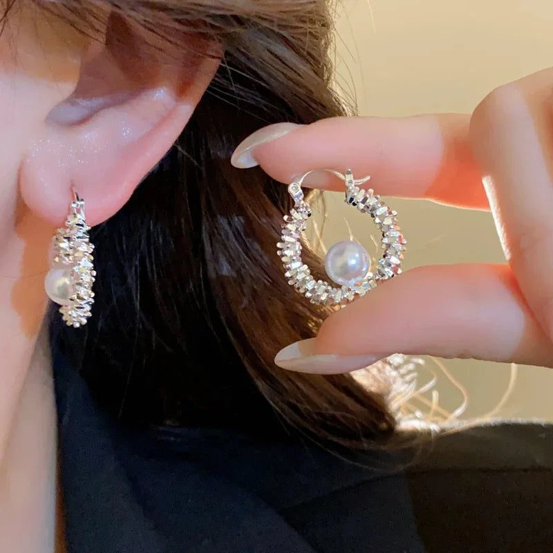 LATS Retro Light Luxury Exaggerated Twisted Metal Hoop Earrings for Women Fashion High-end Niche Design Jewelry Wholesale