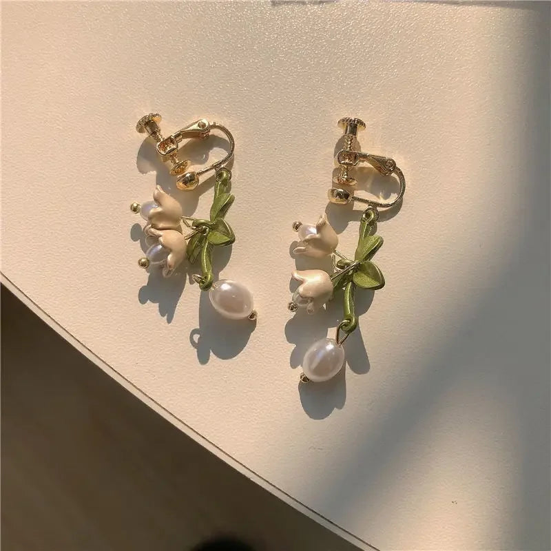 New Design Lily of The Valley Pearl Green Ear Hook for Women Fashion Elegant White Flowers Drop Earrings Wedding Party Jewelry