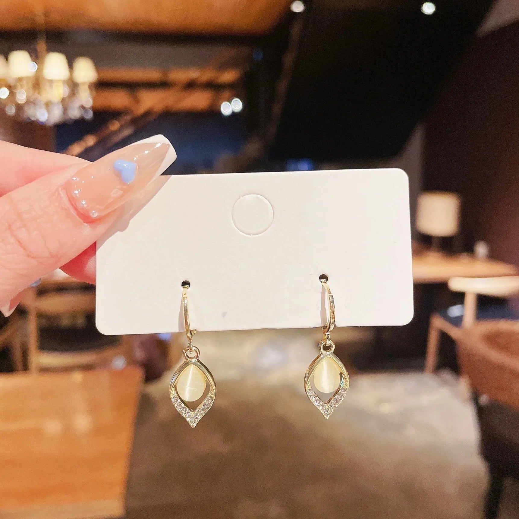 New Cat's Eye Fashion Geometric Earrings for Women Temperament Drop Earrings Girl Gift Earring Wedding Party Jewelry Gift