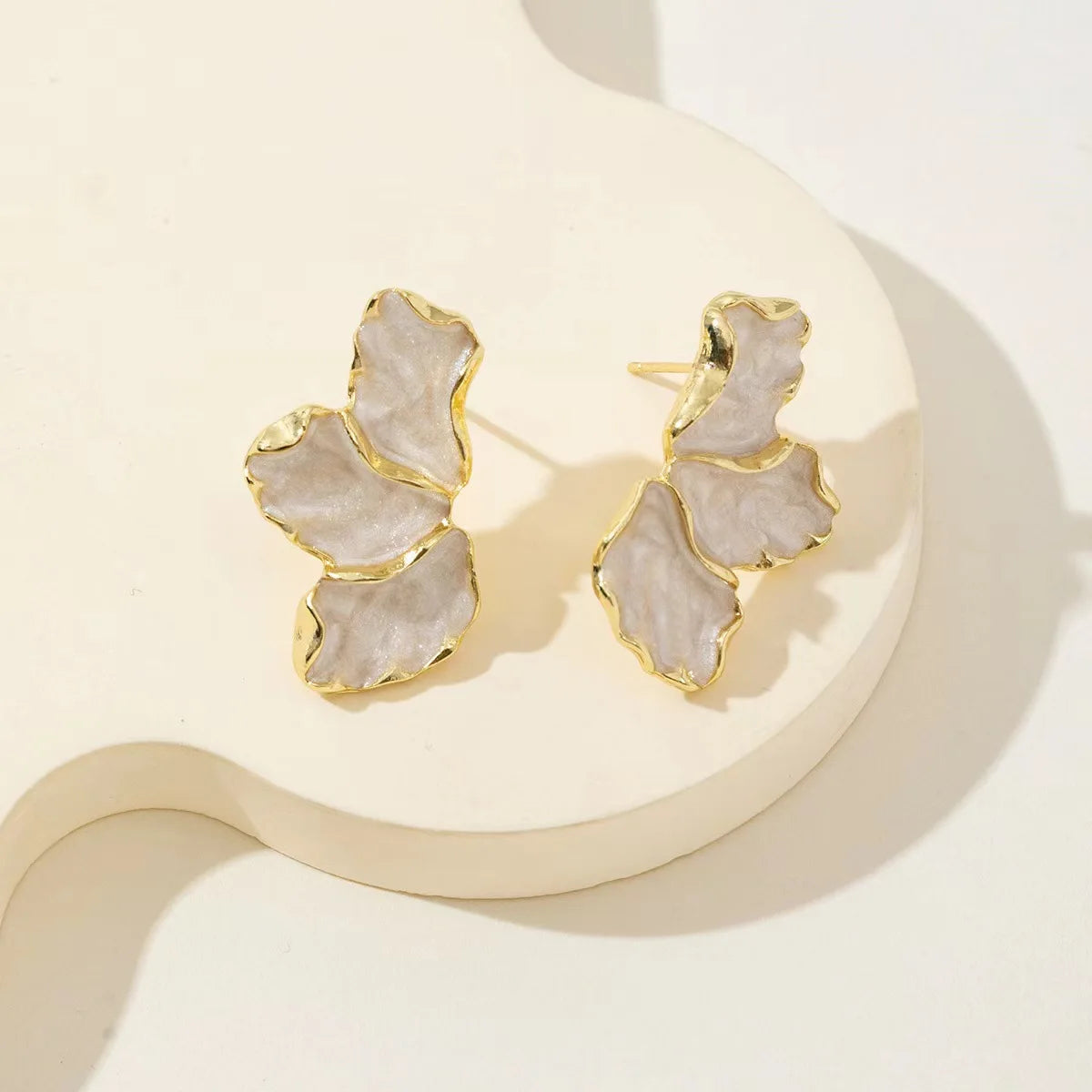 Enamel Flower Stud Earrings for Women Red Green White Color Girl Korean Delicate Daily Life Minimalist Jewelry Girlfriend Gift