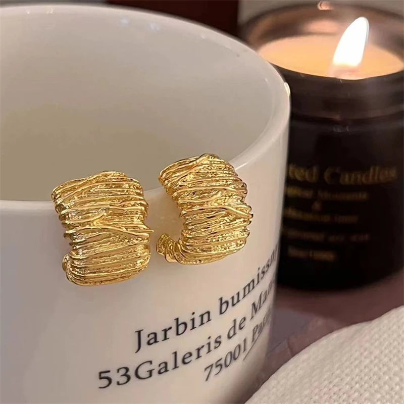 2025 Retro Folded Women's Stud Earrings Gold Color C-shaped Silver Color Metal Geometry Statement Small Earrings Fashion Jewelry