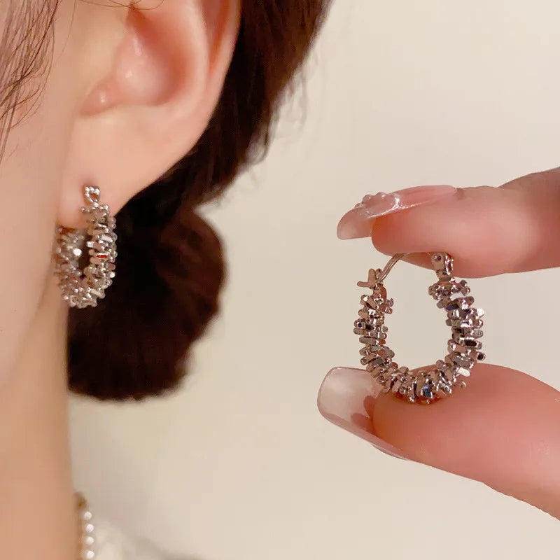 LATS Retro Light Luxury Exaggerated Twisted Metal Hoop Earrings for Women Fashion High-end Niche Design Jewelry Wholesale