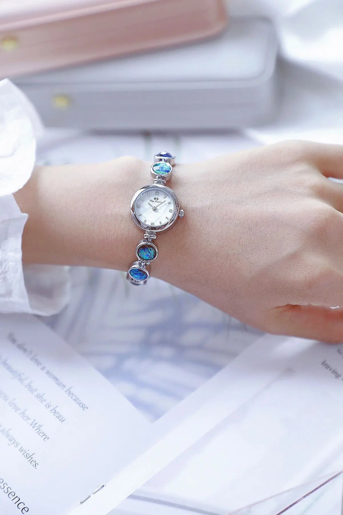 Fashion Ladies Quartz Wristwatches Luxury Peacock Stone Strap Watch for Women Girl Gift Clock Dropshipping Relojes Para Mujer