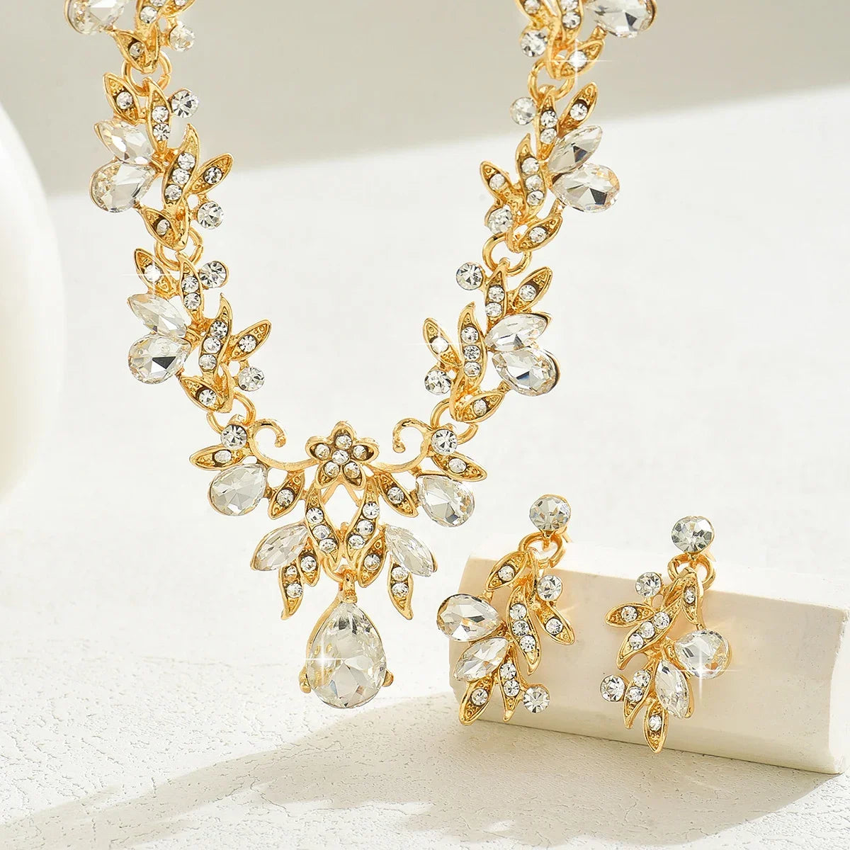 3PC Elegant Jewelry Set High-quality Women'sTrendy Chain Series Leaf Droplet Necklace Earrings Wedding Banquet Party Gift 도매