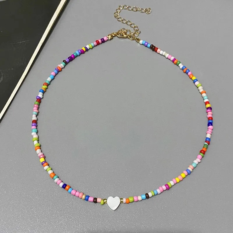 Fashion Choker Necklace for Girl Women White Color Nature Shell Love Heart Fashion Short Necklace Gift for Friend Spring Summer