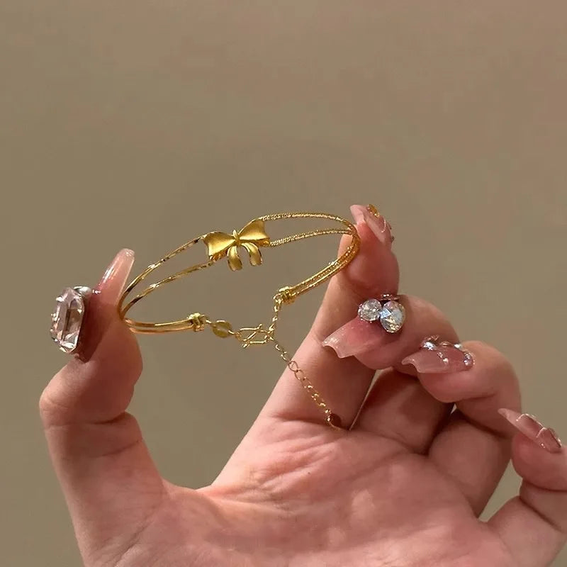 Ladies' Bracelet Golden Butterfly Double Layered Exquisite Unique Stainless Steel Bracelet Simple Pearl Decoration Fashionable