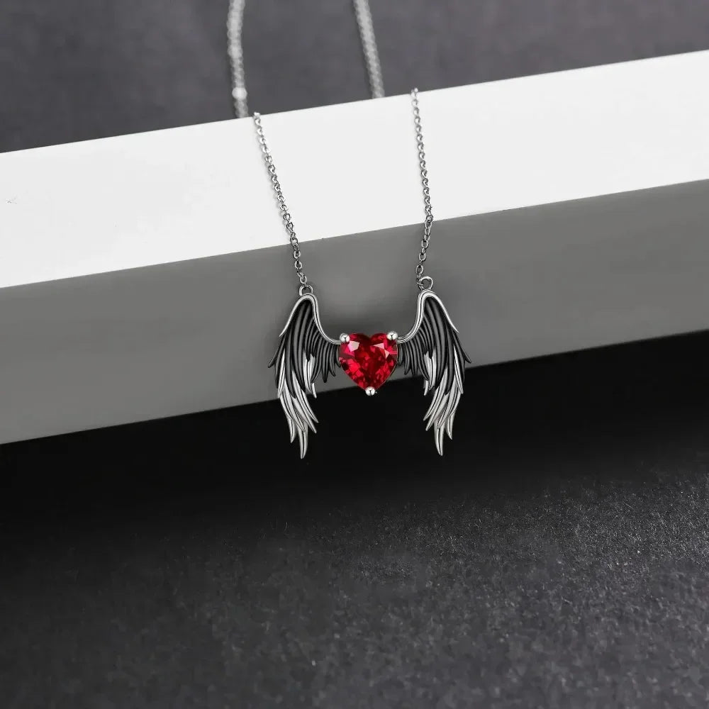 New Angel Wings Pendant Necklace for Men and Women Gothic Exquisite Love Zircon Decoration Fashion Jewelry Accessories