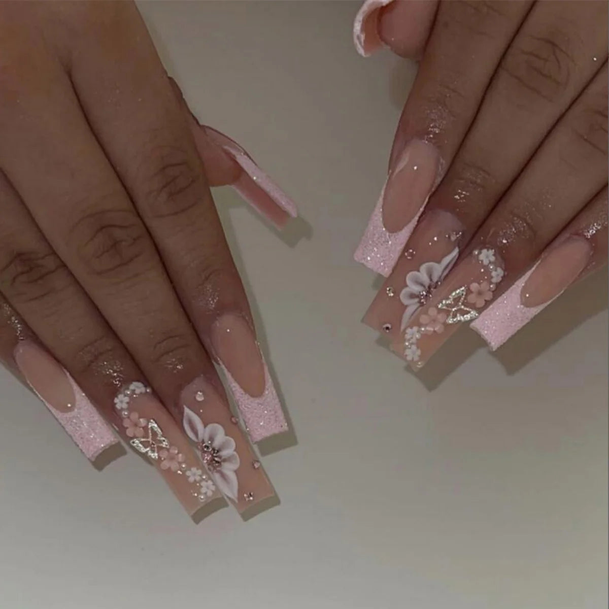 24Pcs Extra Long Square Fake Nail with Glue 3D Little Bear Bow Design False Nails White French Press on Nails Wearable Manicure