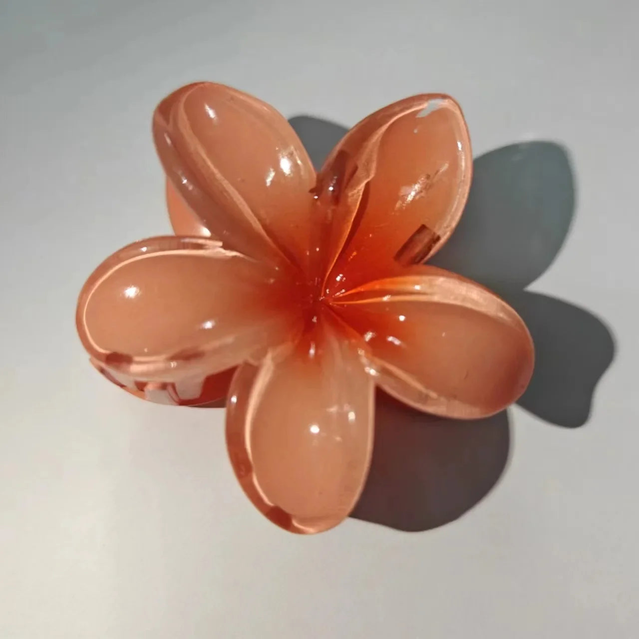 Hawaiian Flower Crab Hair Clips for Women Plumeria Barrettes Large Hair Claw for Thin/Thick Beach Hair Accessories for Girls 8cm