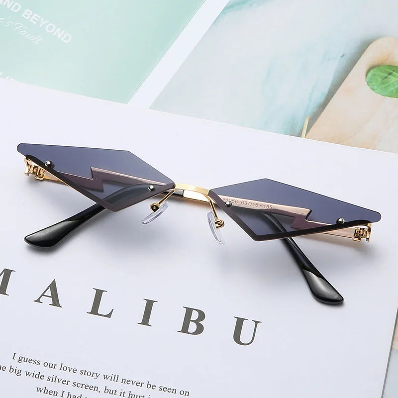 Luxury Fashion Narrow Sunglasses Irregular Diamond Cutting Sunglasses Personality Street Shoot Sun Glasses Female Eyewear UV400
