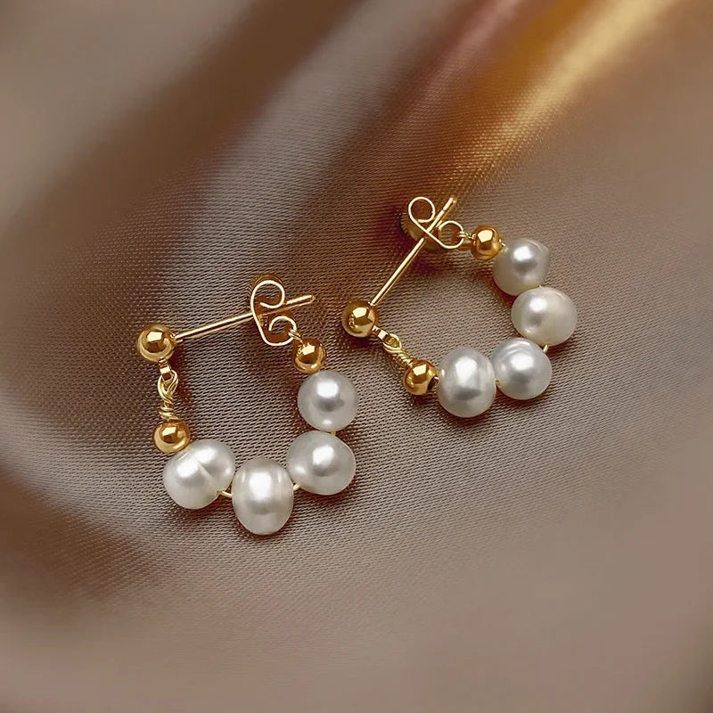 New Fashion Simple Temperament Circle Pearl Earrings Korean Cute Small Versatile Piercing Stud Earrings for Women Luxury Jewelry