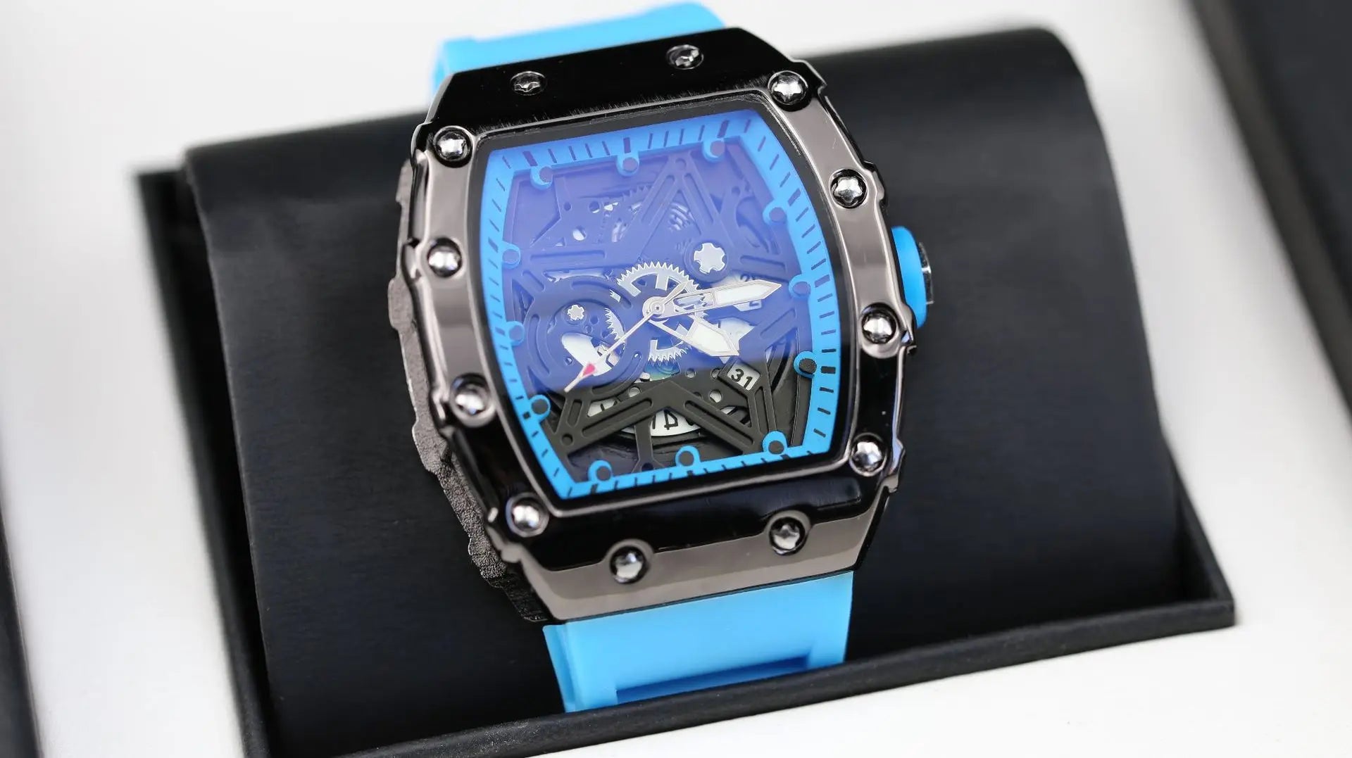Men's Watch Leisure Sports Fashion Waterproof Bucket Watch Men's Quartz Watch Gift Reloj L144