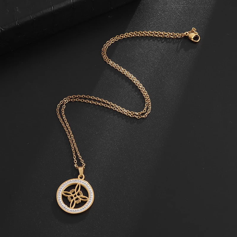Stainless Steel Witch Knot Necklace for Men and Women, Fashionable Irish Celtic Knot, Lucky Jewelry Gift for Girls