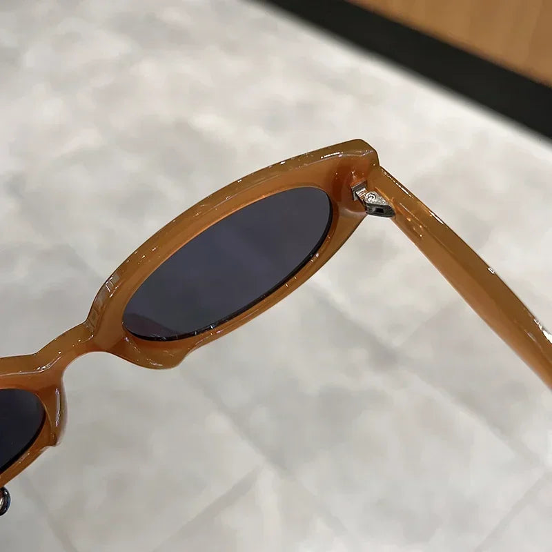 Popular Fashion Oval Women Luxury Sunglasses Retro Brand Designer Jelly Color Shades UV400 Men Rivets Sun Glasses