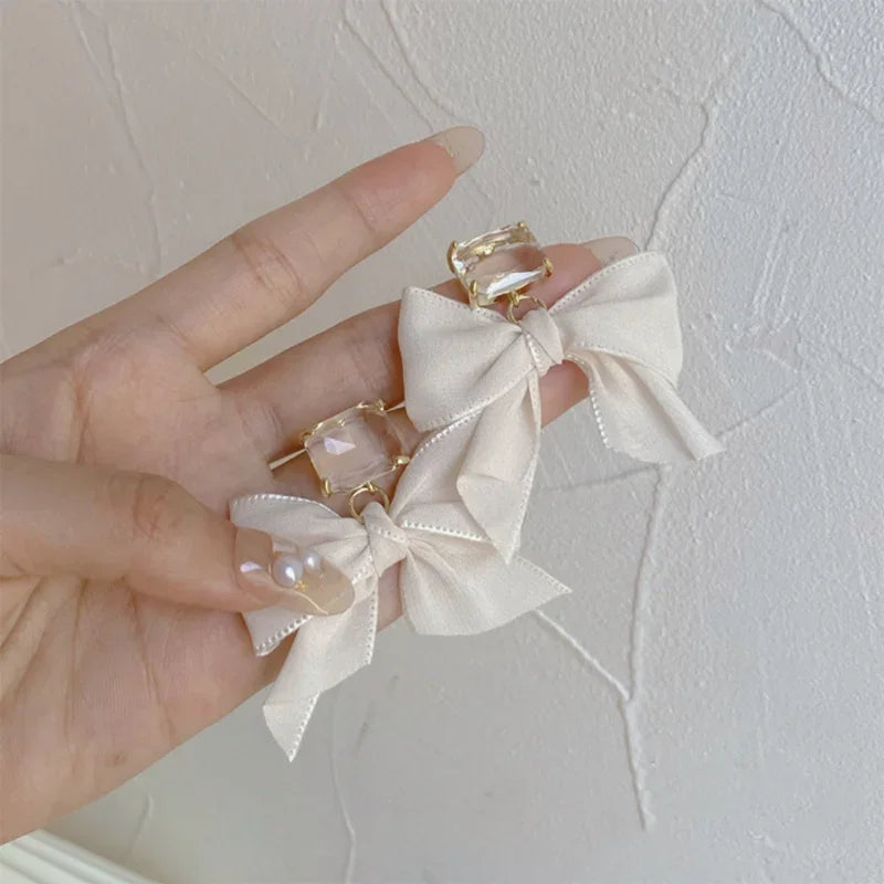 New Fashion Korean Cute Sweet Black White Women Statement Stud Earrings Fabric Lace Bow Drop Earrings Luxury Jewelry Party Gifts