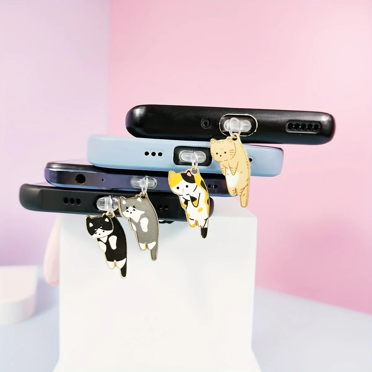 1pcs cat phone dust plug suitable for iPhone for Samsung Type-C interface dust plug phone suspension accessories cute cat