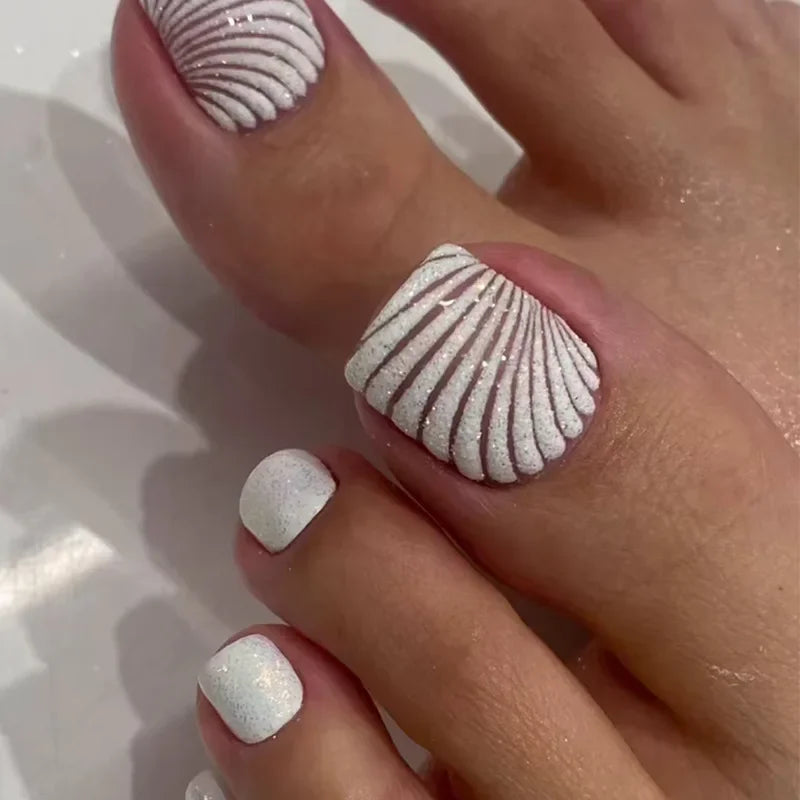 Shell Pattern Press on Nails Fake Nails Tips with Sticker False Toenail Design Butterfly Lovely Girl False Toenail