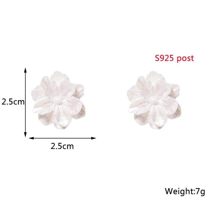 White Flower Stud Earrings for Women Folded Acrylic Side Charming Sweet Floral Girls Earrings Japanese Style Ear Jewelry 2023