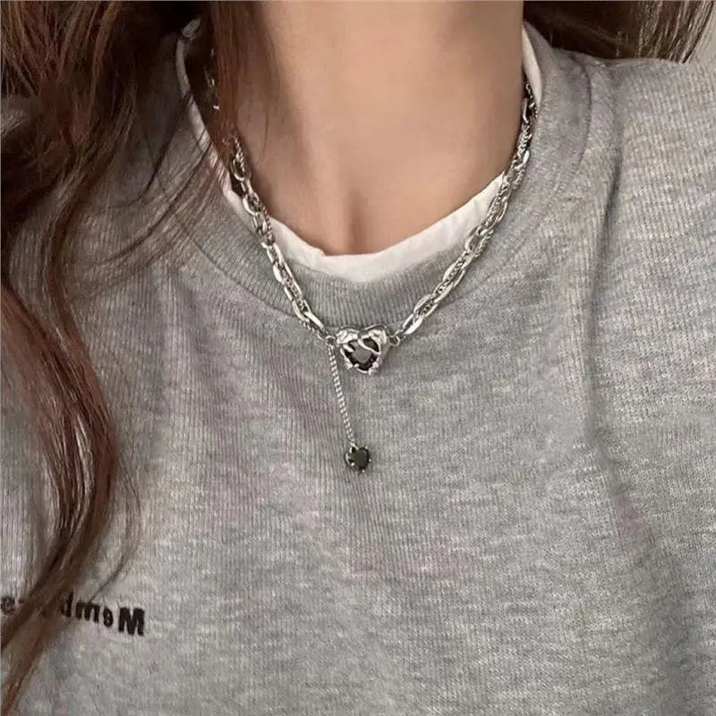 Hip Hop Black Crystal Love Heart Charms Pendant Necklace for Women Punk Rock Long Chain Tassels Choker Necklace Trend Jewelry