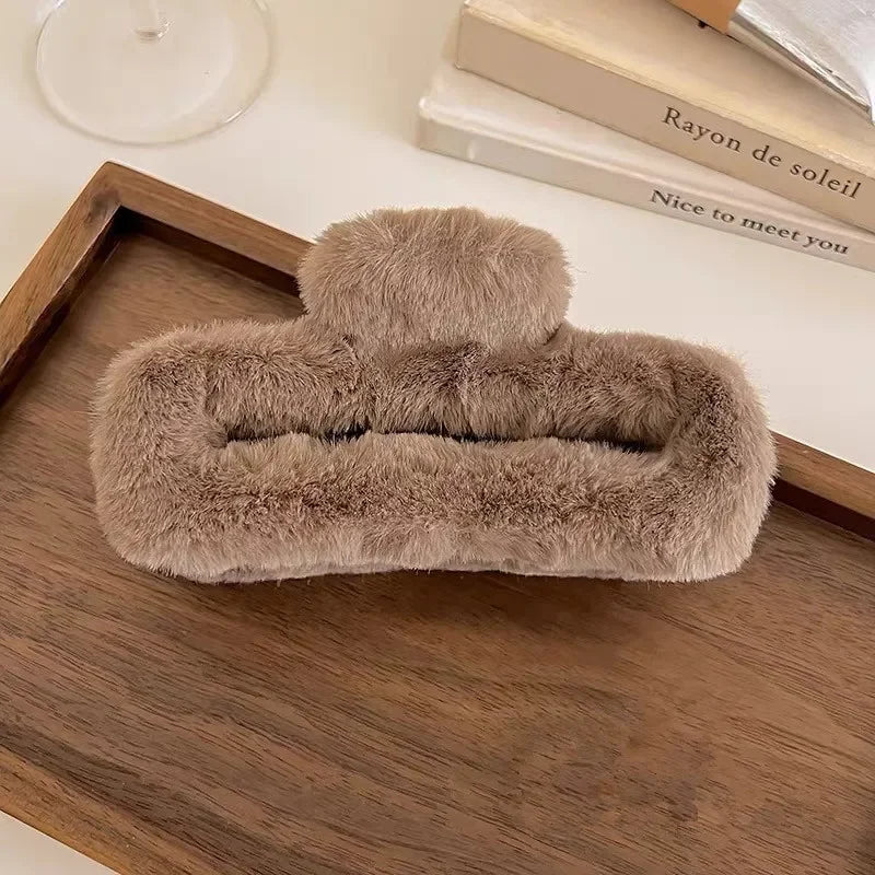 Winter Plush Square Hair Claw for Women Korean Elegant Acrylic Hairpins Faux Fur Hair Clip Pink Barrette Crab Hair Accessories