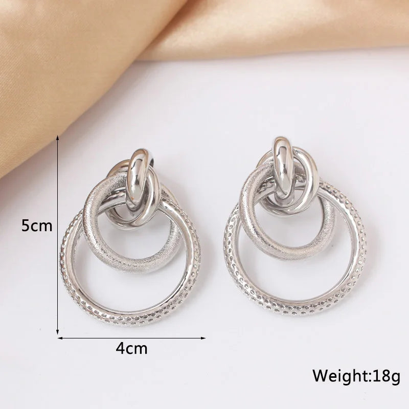 New Fashion Twist Dangle Earrings for Women Exaggerated Gold Color Metal Wrap Earrings European Ear Jewelry oorbellen
