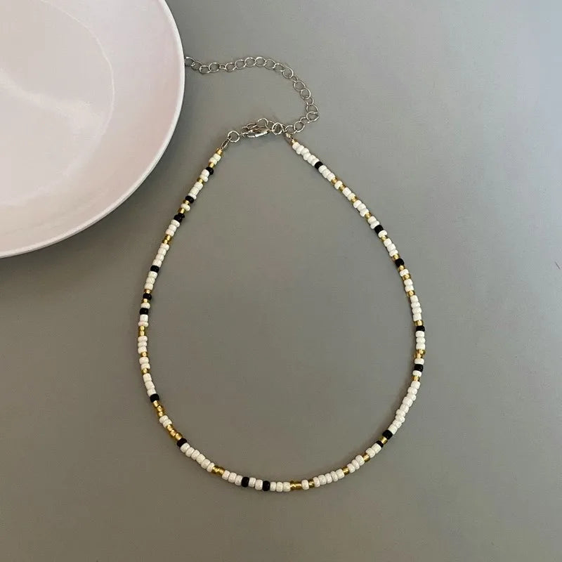 Fashion Choker Necklace for Girl Women White Color Nature Shell Love Heart Fashion Short Necklace Gift for Friend Spring Summer
