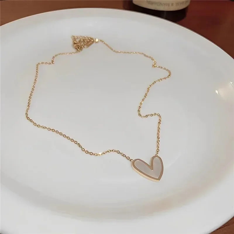 Trendy Korean Simple Heart Pendant Choker Necklaces For Woman Clavicle Chain Necklace for Women Girls New Party Gifts Jewelry