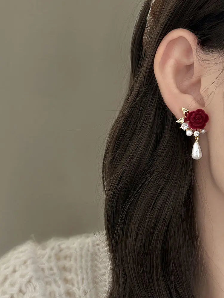 New Wine Red Velvet Rose Pearl Earrings for Women Vintage Red Rose Elegant High-end Studs Earrings Jewelry Accessories серьги