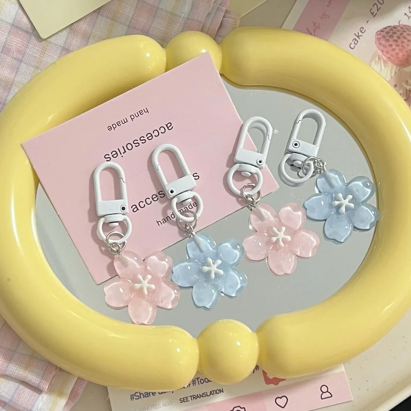 2/4pc Sakura Key Chain Resin Cherry Blossom Jelly Sakura Pendant Keyring Keyring Romantic Translucent Flower Doll Pendant