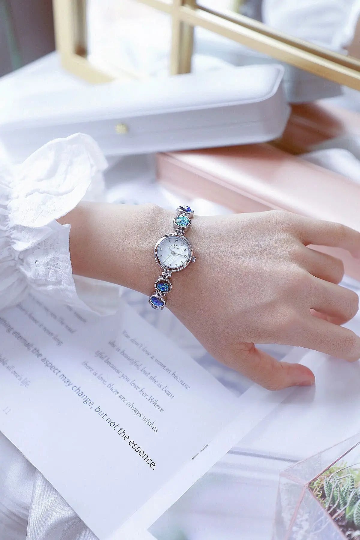 Fashion Ladies Quartz Wristwatches Luxury Peacock Stone Strap Watch for Women Girl Gift Clock Dropshipping Relojes Para Mujer