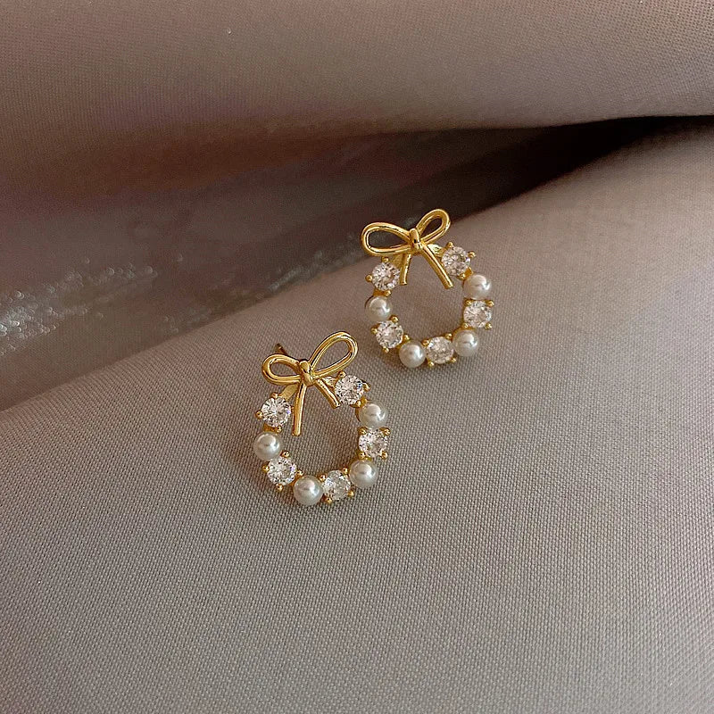 New Fashion Simple Temperament Circle Pearl Earrings Korean Cute Small Versatile Piercing Stud Earrings for Women Luxury Jewelry