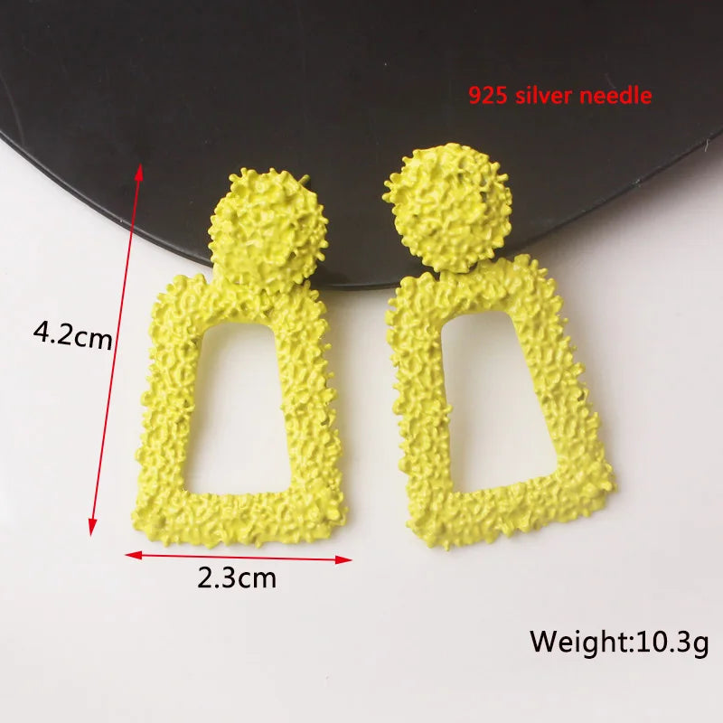 New Women Dangle Earrings Yellow Metal Pendants Geometric Imitation Pearl Drop Earrings Korean Fashion Ear Jewelry pendientes
