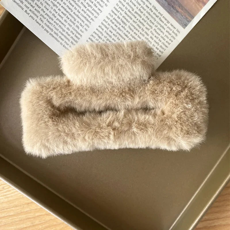 Winter Plush Square Hair Claw for Women Korean Elegant Acrylic Hairpins Faux Fur Hair Clip Pink Barrette Crab Hair Accessories