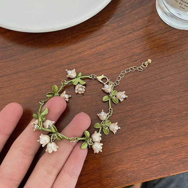 New Design Lily of The Valley Pearl Green Ear Hook for Women Fashion Elegant White Flowers Drop Earrings Wedding Party Jewelry