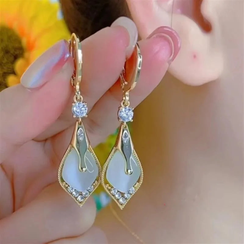 Trend Korean New Zircon Earrings for Women Fashion White Green Moonlight Cat Eye Stone Earrings Party Jewelry Gifts Aretes