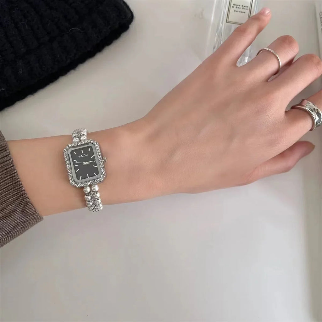 Luxury Women Bracelet Watch Fashion Small Square Dial Ladies Vintage Shell Pearls Chain Quartz Wristwatch Female Clock Wholesale