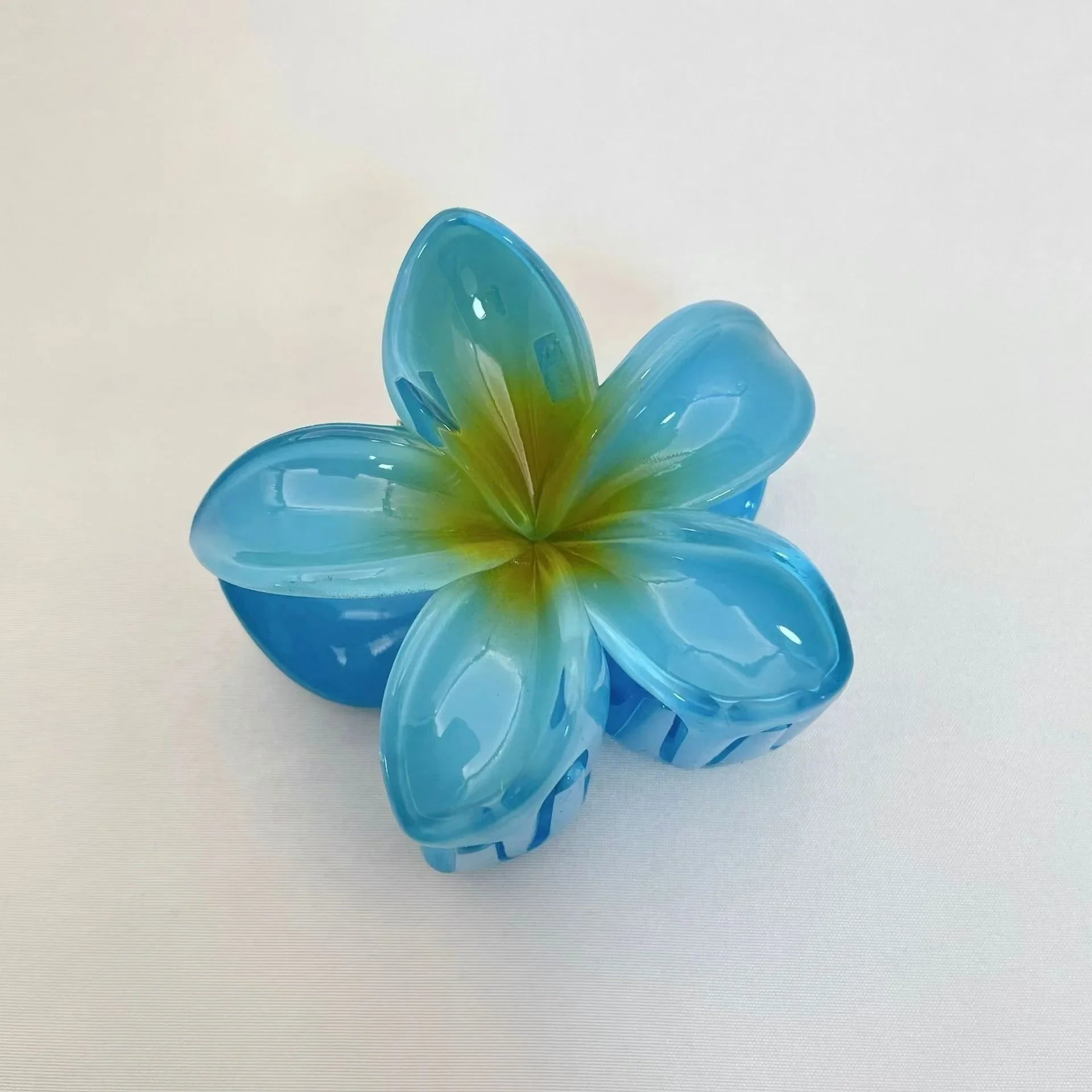 Hawaiian Flower Crab Hair Clips for Women Plumeria Barrettes Large Hair Claw for Thin/Thick Beach Hair Accessories for Girls 8cm