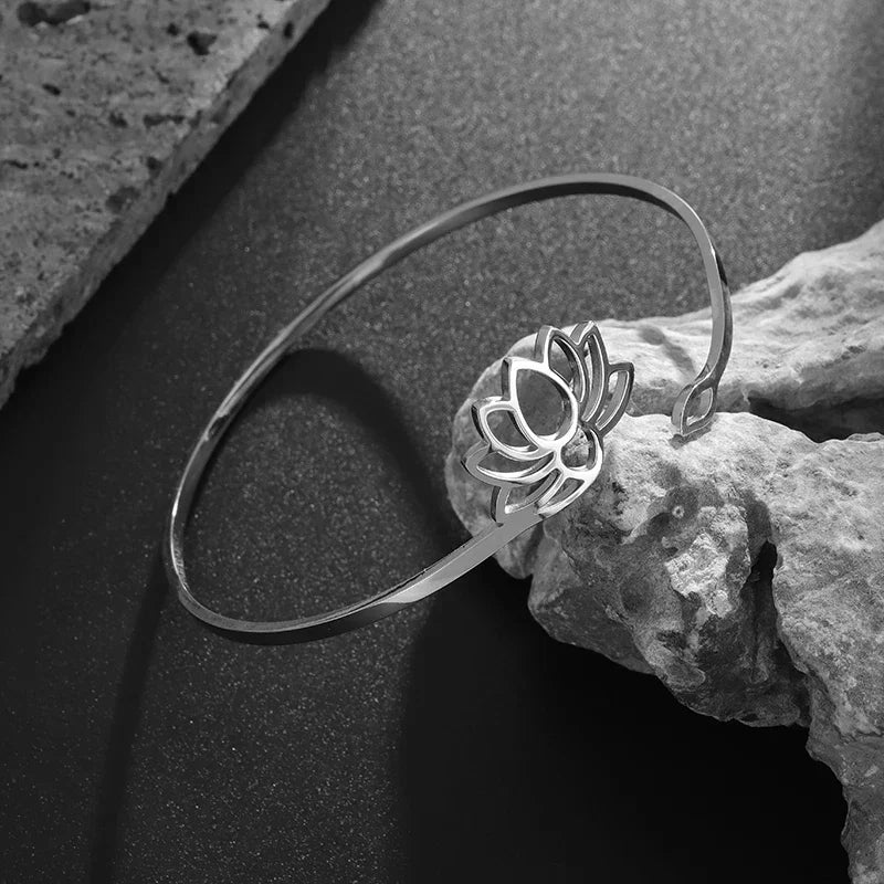 Silver-Plated Lucky Sixpence Pattern Letter Bracelet Men's Cuff Bangles Women's Trendy Charm Jewelry