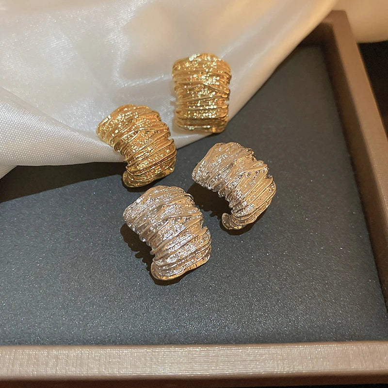 2025 Retro Folded Women's Stud Earrings Gold Color C-shaped Silver Color Metal Geometry Statement Small Earrings Fashion Jewelry