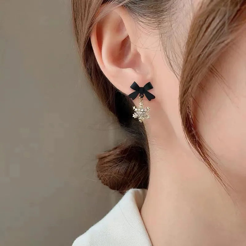2024 New Red Bow Knot Snowflakes Drop Earring for Women Christmas Santa Claus Snowman Earrings Girls Xmas Jewelry Gifts