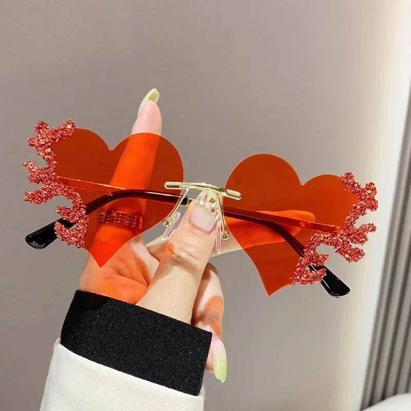 2024 Fashion Heart Shaped Sunglasses Luxury Diamond Funny Personality Rimless Sun Glasses Halloween Party Christmas Decoration