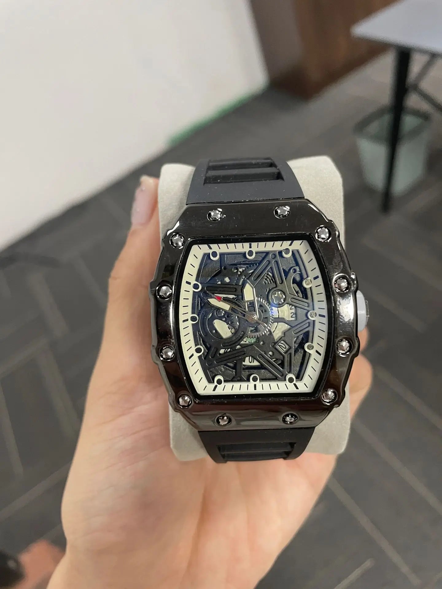 Men's Watch Leisure Sports Fashion Waterproof Bucket Watch Men's Quartz Watch Gift Reloj L144